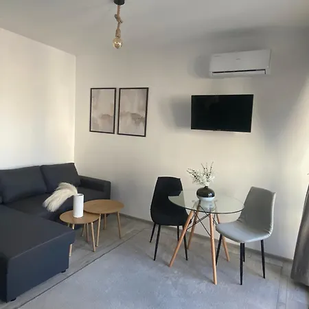 La Patio Cherno 2
