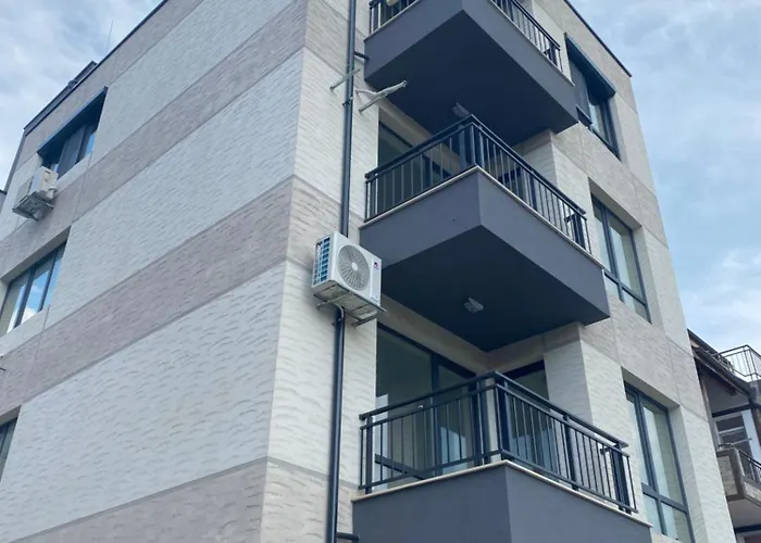 Апартамент La Patio Cherno 2 Несебър